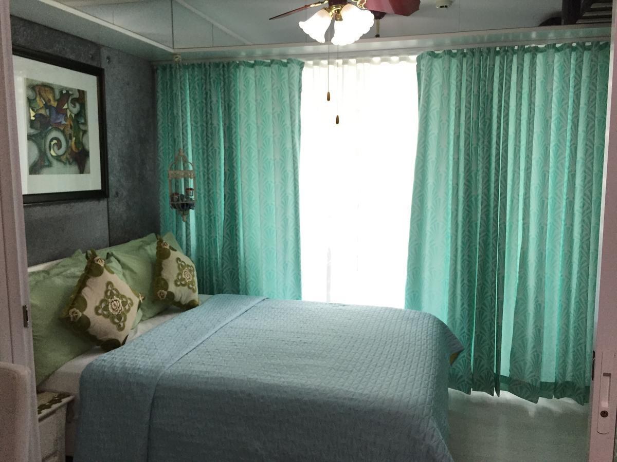 Azure Urban Resort Res. Paranaque City Εξωτερικό φωτογραφία